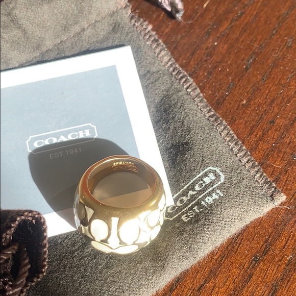 💯 Authentic Coach Embossed Ring & Cuff Set - Picture 5 of 9
